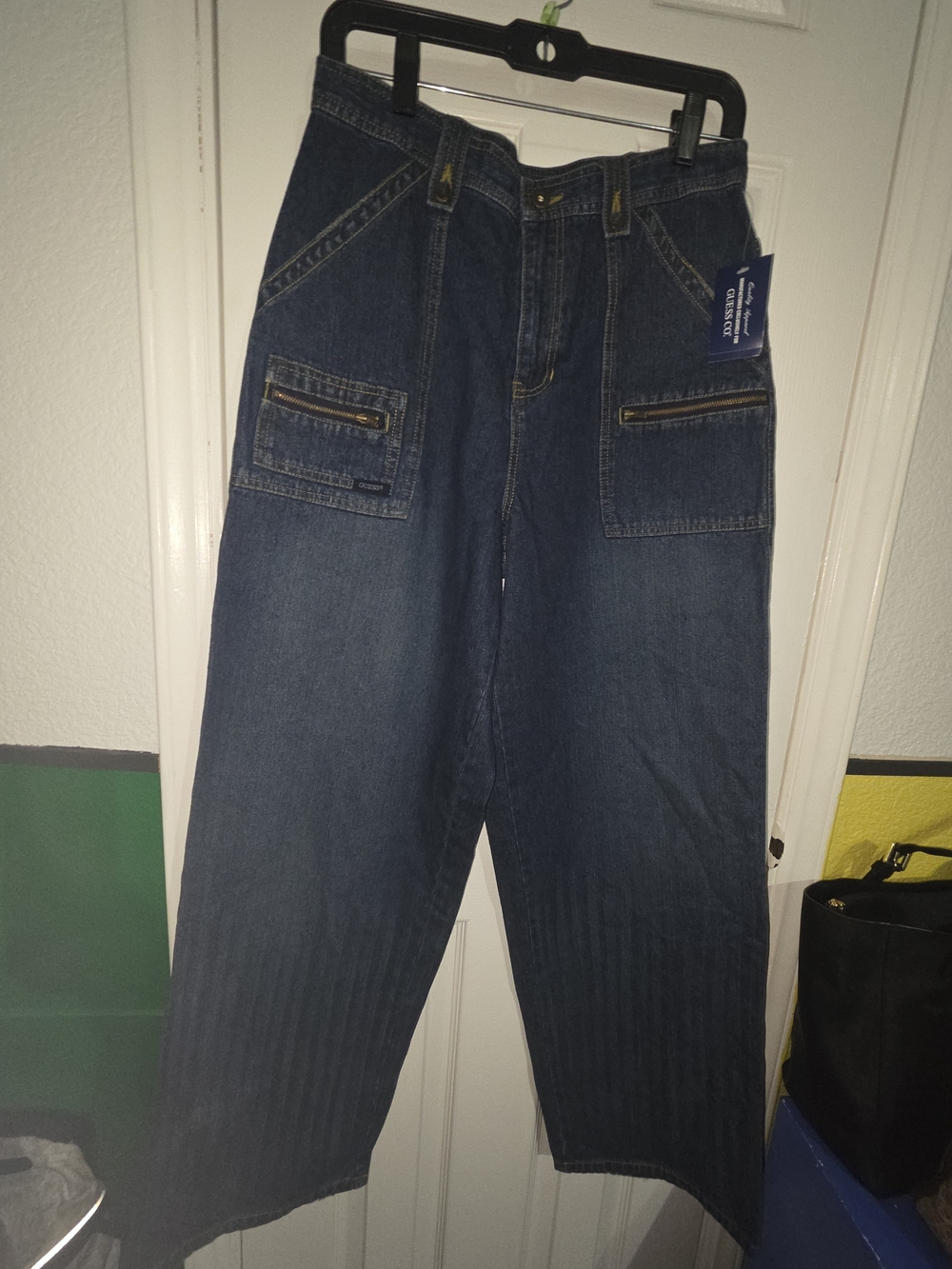 New VTG Guess Co. Women Wide Leg Cargo Dark Blue Denim Jeans. Waist 28